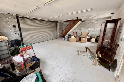 Detached Garage