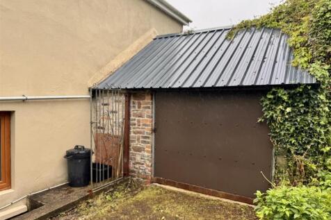 Garage/Workshop