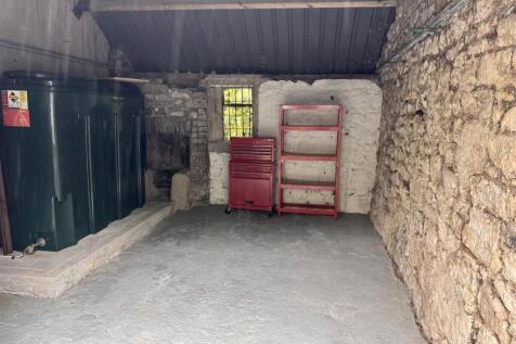 Garage/Workshop