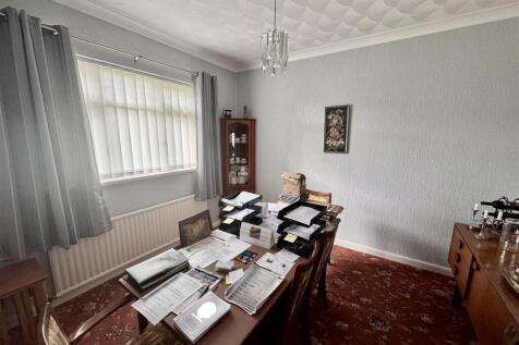 Dining Room/Bedroom 3