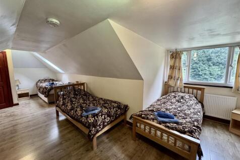 L Shape Bedroom 3