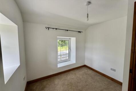 L Shaped Bedroom 2