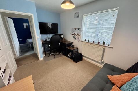 Office/Bedroom 5