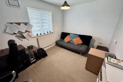 Office/Bedroom 5