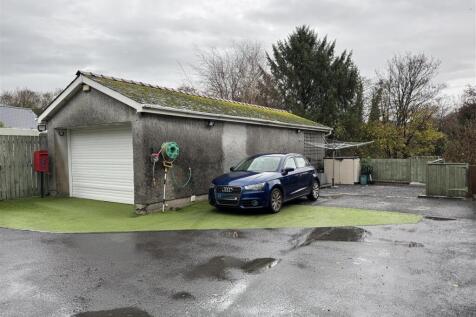 Detached Garage