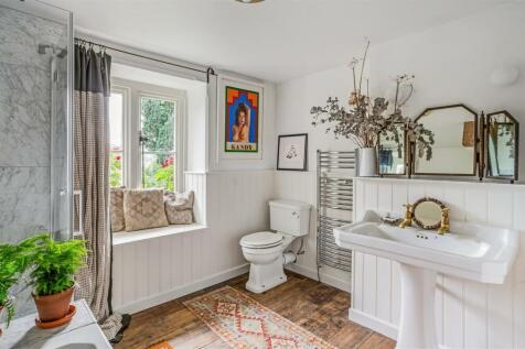 Bathroom.jpg