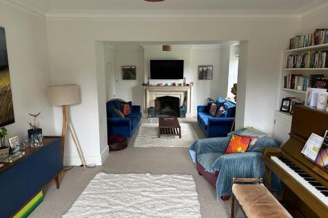 Rosare - Sitting Room 4.JPG