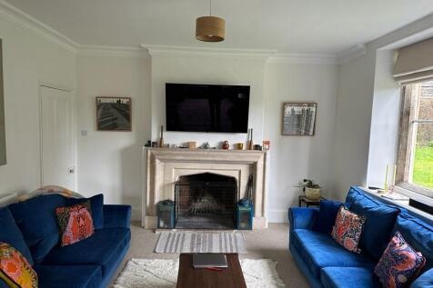 Rosare - Sitting Room 5.JPG