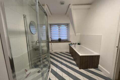 Rosare - Kids Bathroom 2.jpg