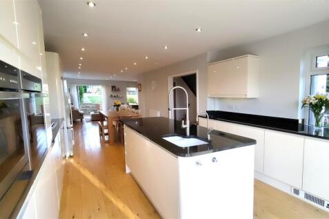 Kitchen 3.jpg