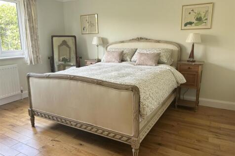 Bedroom 1.jpg