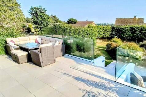 Patio 2.jpg