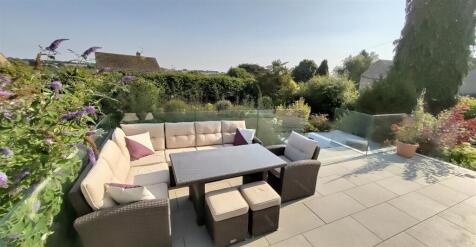 Patio 1.jpg