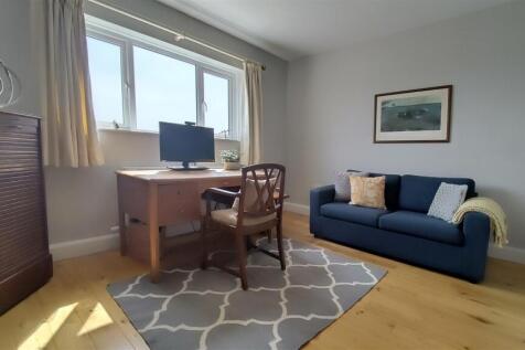 Bedroom 4_Office.jpg