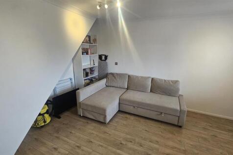 Lounge12&#39;3&#34; (min) x 11.11&#34; (max)