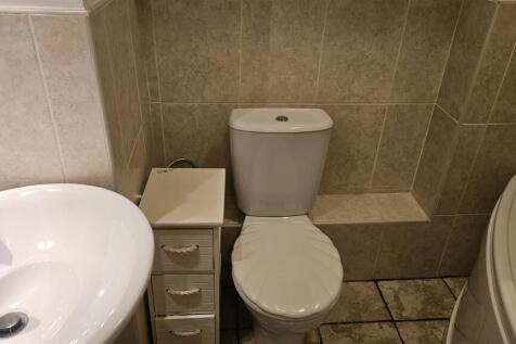 redwood bathroom 2.jpg