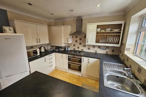 Lounge Kitchen