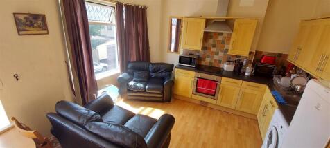 Lounge Kitchen
