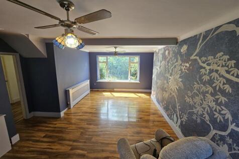Lounge Dining Room