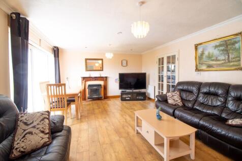 Lounge / Dining Room