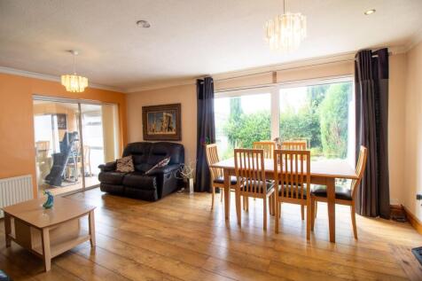 Lounge / Dining Room