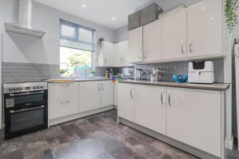 Kitchen / Dinder