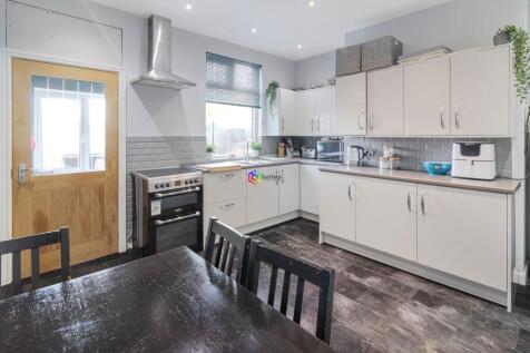 Kitchen / Dinder