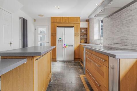 Kitchen / Breakfast Room