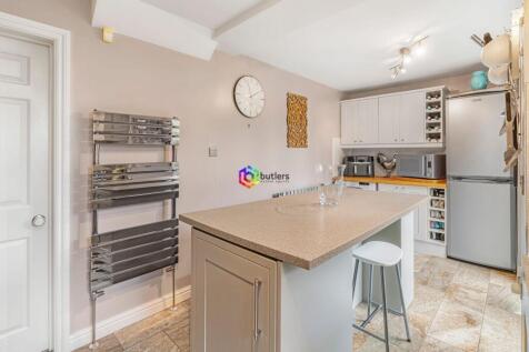 Kitchen / Breakfast Room