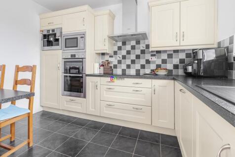 Kitchen / Breakfast Room