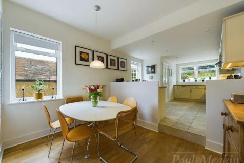Kitchen/ Breakfast Room