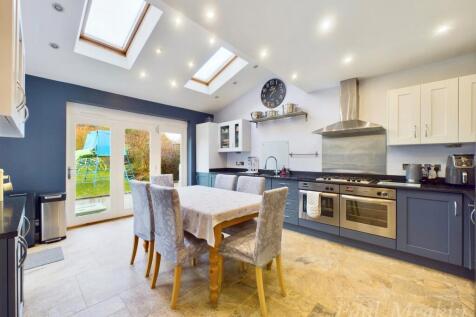 Kitchen/ Breakfast Room