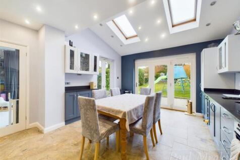 Kitchen/ Breakfast Room