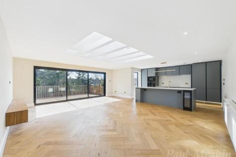 Kitchen/ Living area