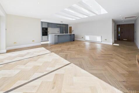Kitchen/ Living area