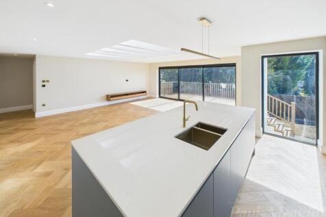 Kitchen/ Living area