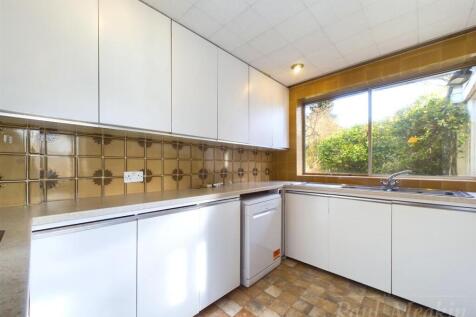 Kitchen/ Breakfast Room