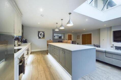 Open Plan Kitchen/ Dining Area