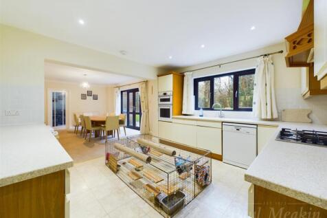 Kitchen/ Breakfast room