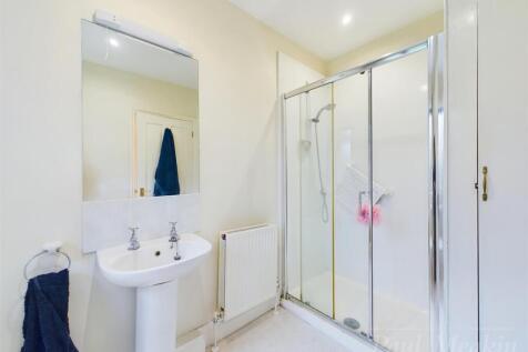 Bedroom One En suite