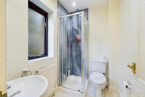 Bedroom Three En suite