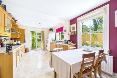 Kitchen/ Breakfast Room