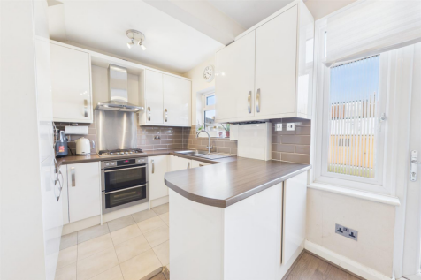 Kitchen/ Dining Room