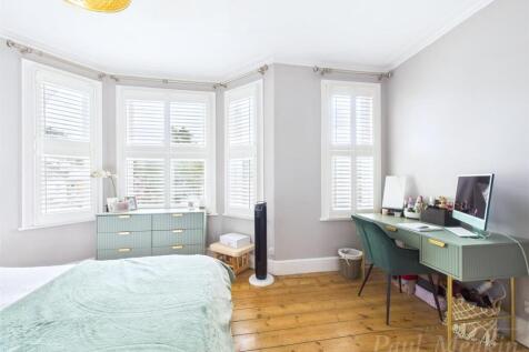 CAM04980G0-PR0086-STILL028.jpg