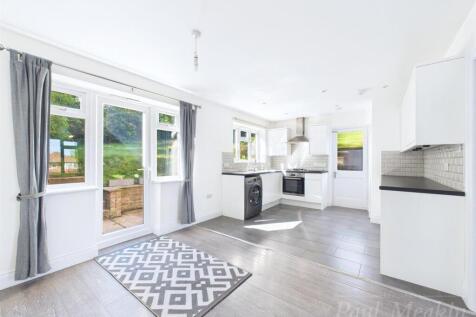 Kitchen/ Dining Room