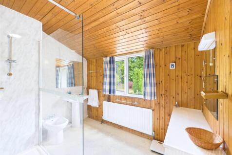 En suite Bathroom