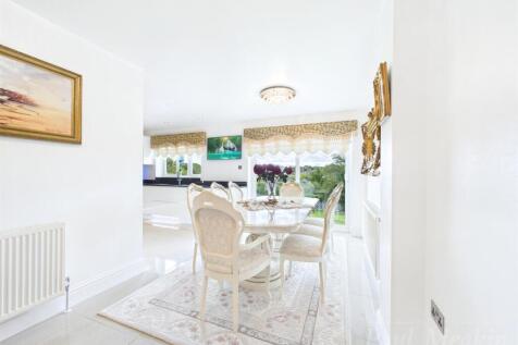 Open Plan Living/ Dining
