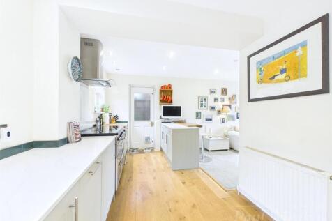 Kitchen/ Breakfast Room