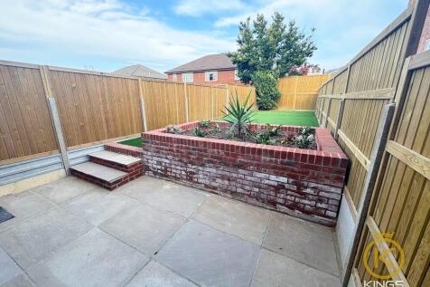 6 Carpenter Close...