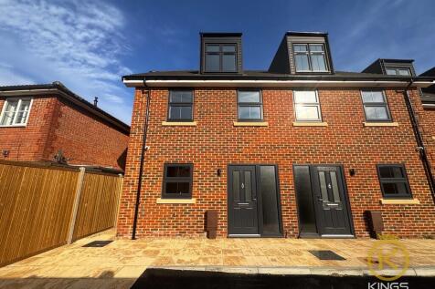 2 Carpenter Close...